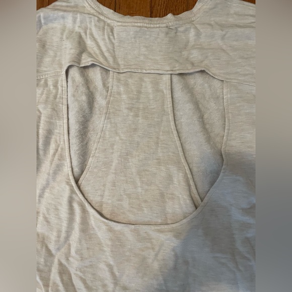 Peloton Sweatshirt size small EUC - Picture 2 of 4